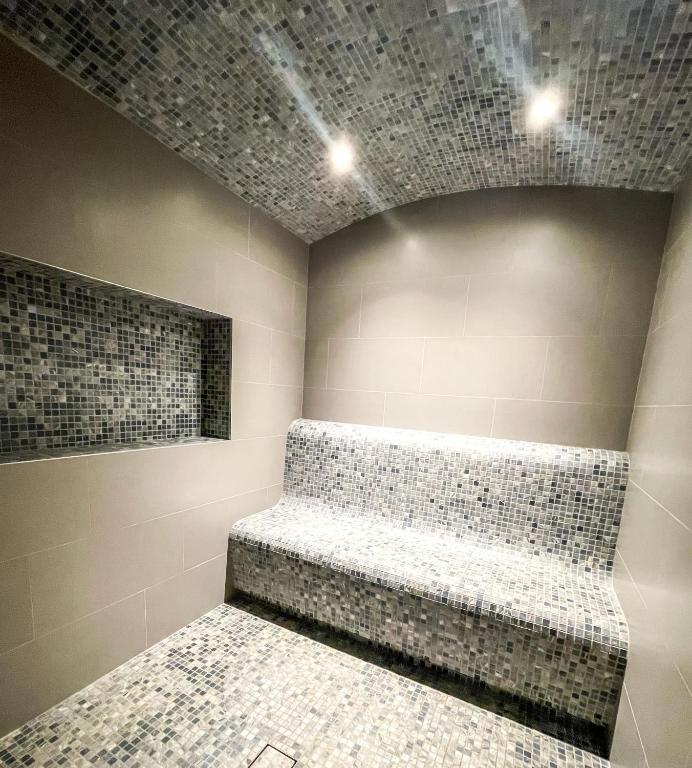 STAY BY LATINEM Luxury 1BR Holiday Home CV B1906 near Burj Khalifa