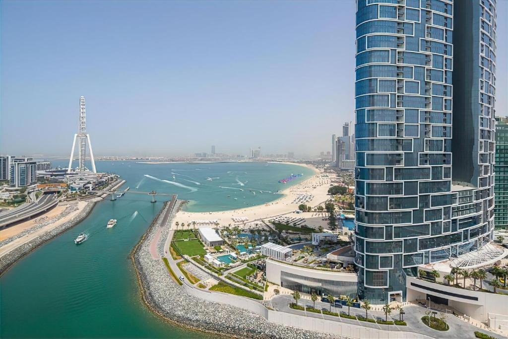 5242 Dubai Marina l Spectacular View of Dubai Eye l Close to Beach and Blue Water island l New Luxury Building With Great Pool