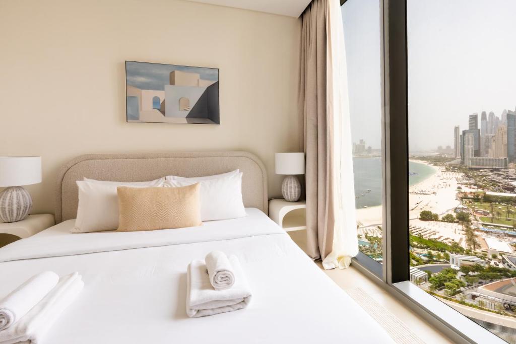 5242 Dubai Marina l Spectacular View of Dubai Eye l Close to Beach and Blue Water island l New Luxury Building With Great Pool