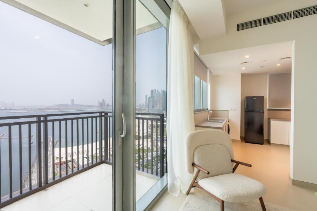 5242 Dubai Marina l Spectacular View of Dubai Eye l Close to Beach and Blue Water island l New Luxury Building With Great Pool