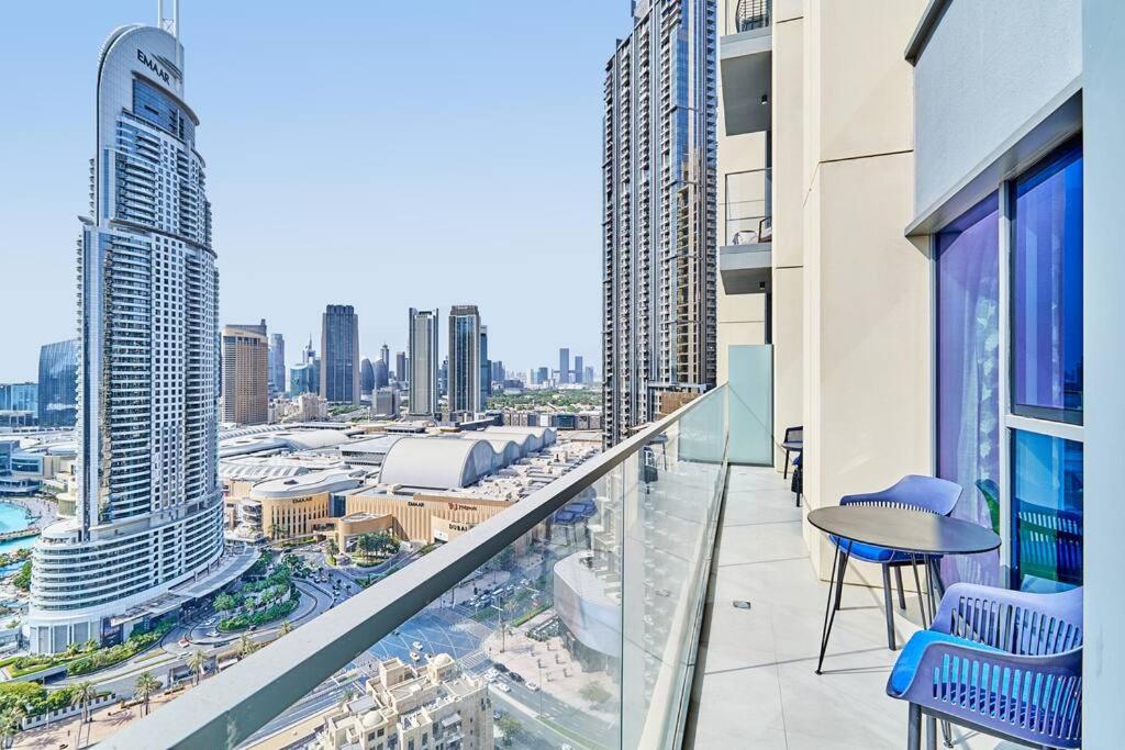 FIRST CLASS 2BD, Full Burj Khalifa view in the Heart of Downtown