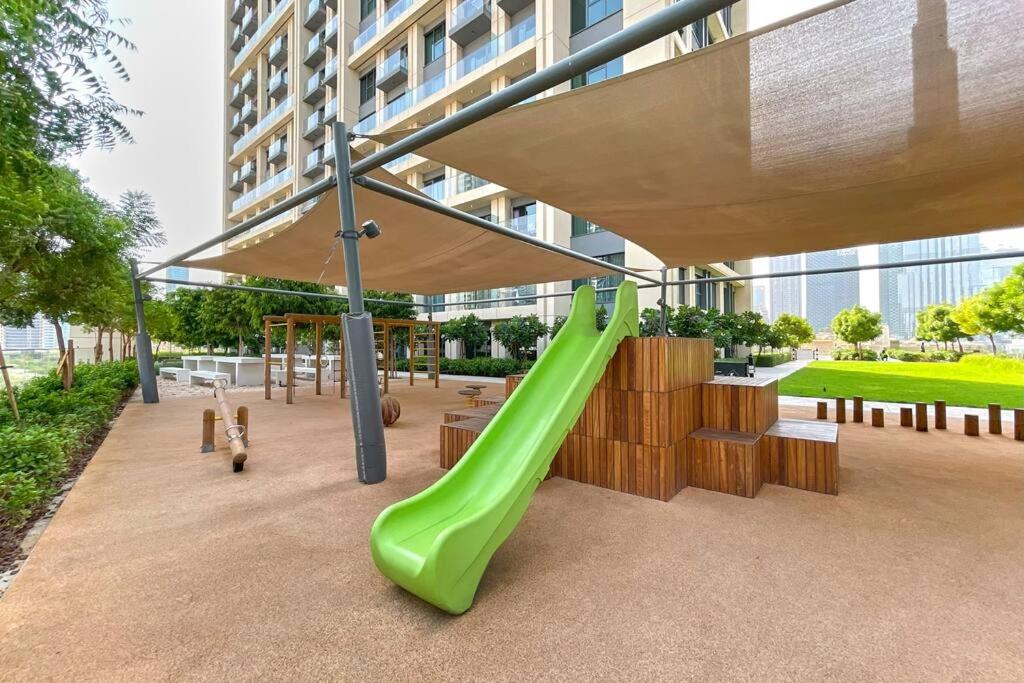 FIRST CLASS 2BD, Full Burj Khalifa view in the Heart of Downtown