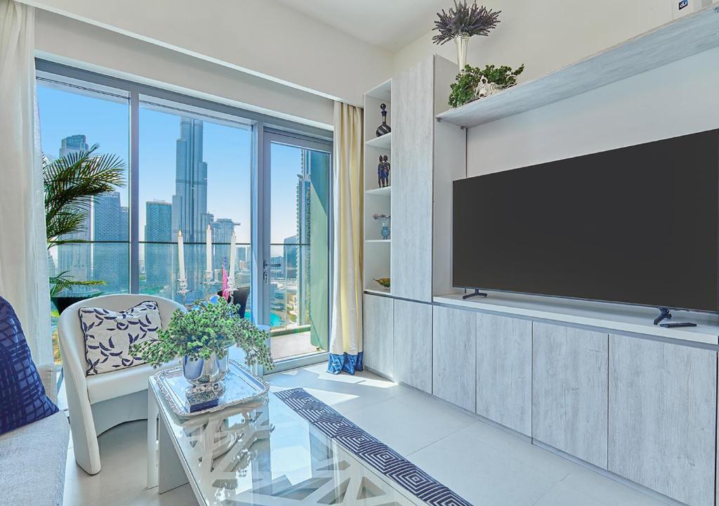 FIRST CLASS 2BD, Full Burj Khalifa view in the Heart of Downtown