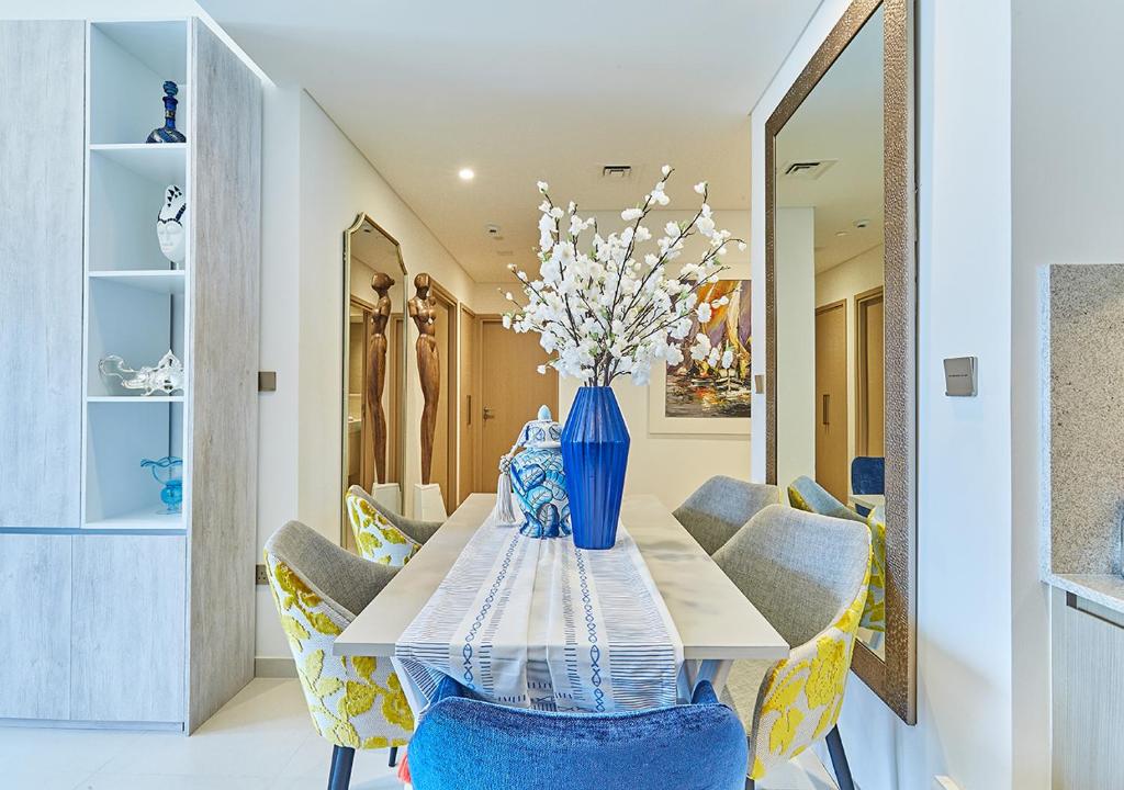 FIRST CLASS 2BD, Full Burj Khalifa view in the Heart of Downtown