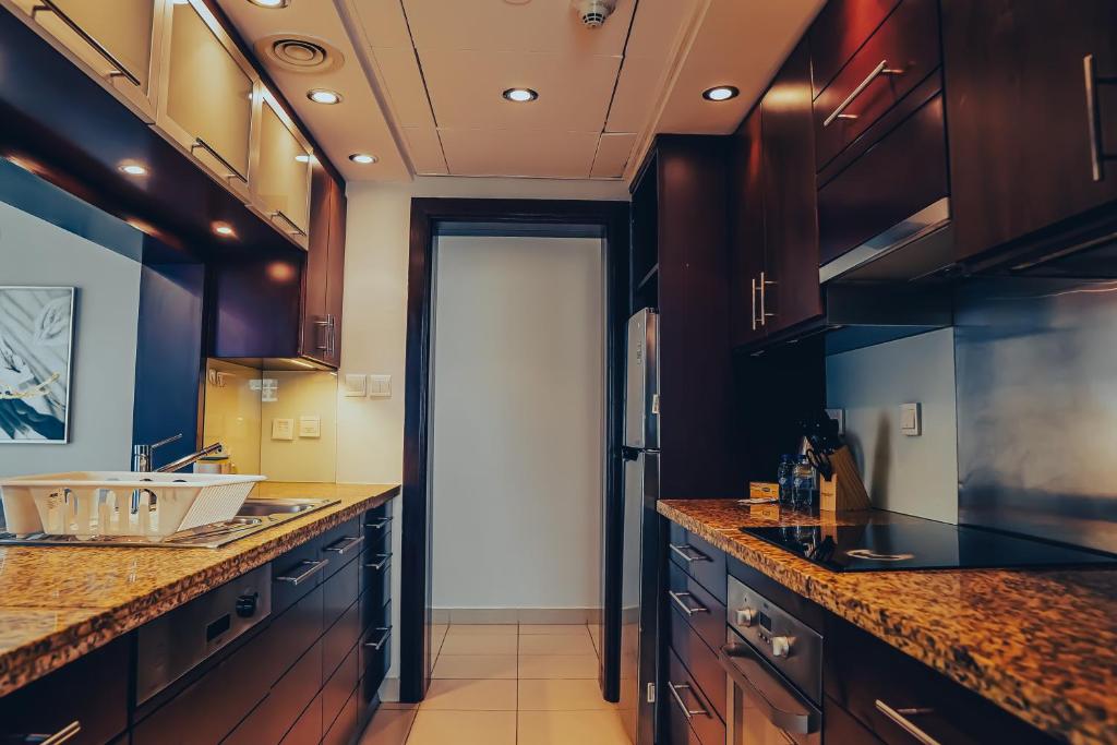 Shukran Homes Luxury 1BR with Canal & Old Town View