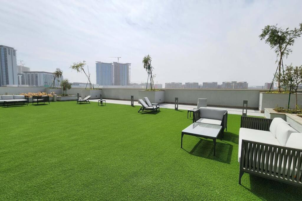 STAY BY LATINEM Luxury 1BR Holiday Home CVR B3102 near Burj Khalifa
