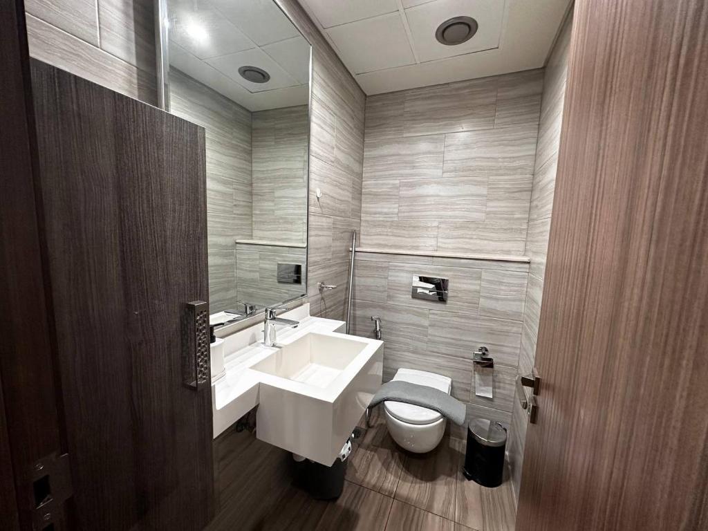 Brand New 1 Bedroom in Luxury MBL Residence in JLT