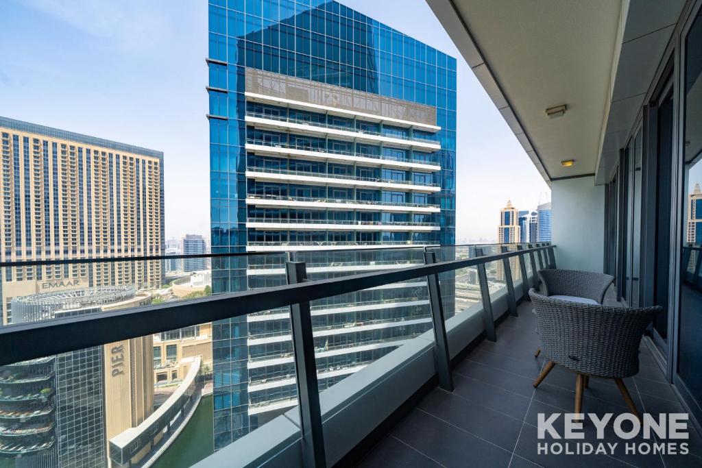 Vibrant Two Bedroom with Full Marina View
