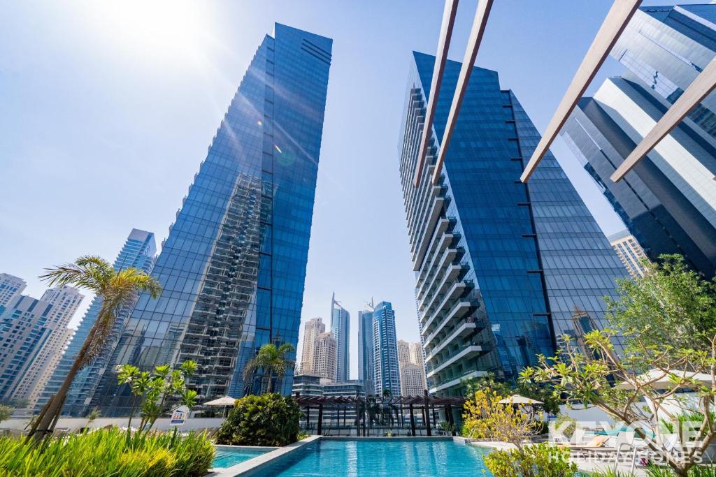 Vibrant Two Bedroom with Full Marina View