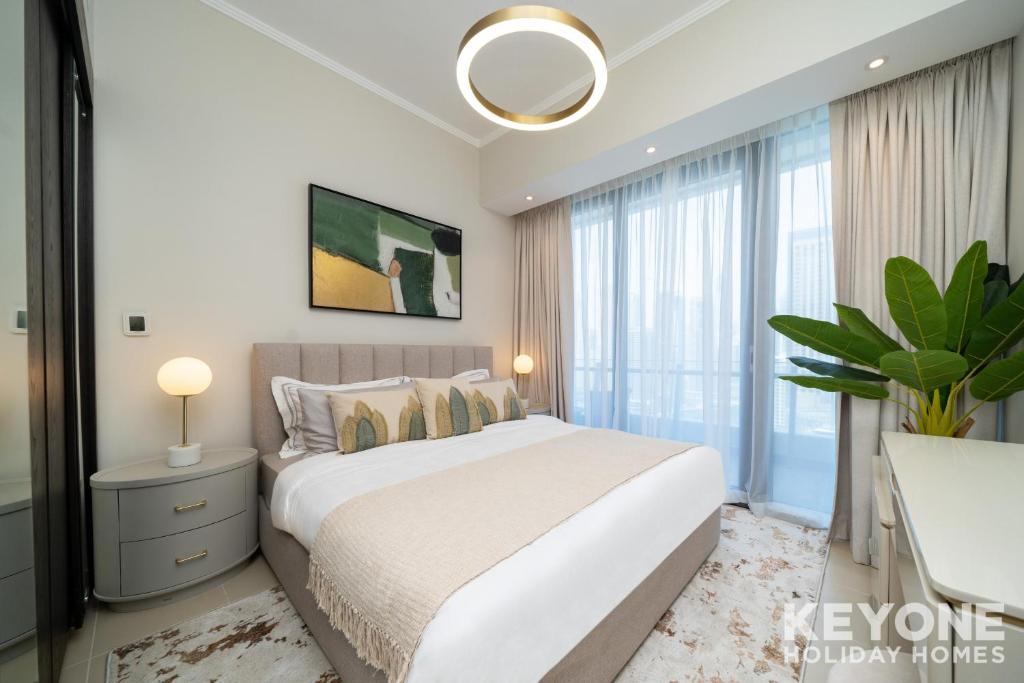 Vibrant Two Bedroom with Full Marina View