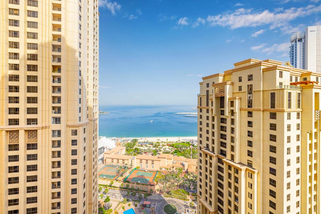Daniels Sea View 2 BR in Murjan Dubai Marina