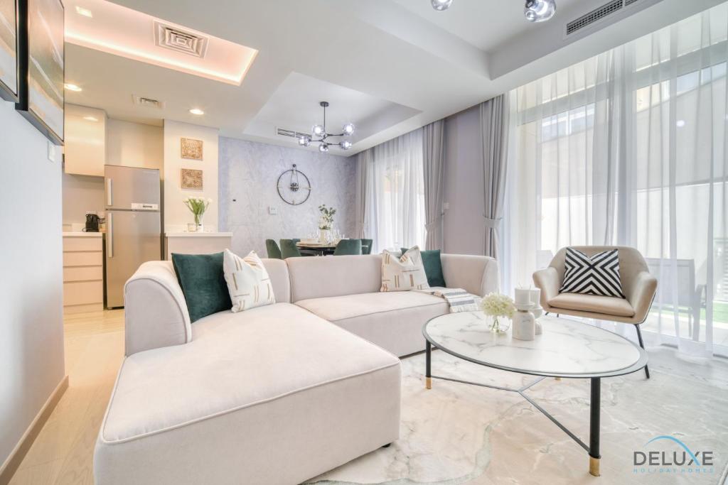 Magnificent 3BR Townhouse at DAMAC Hills 2, Dubailand by Deluxe Holiday Homes