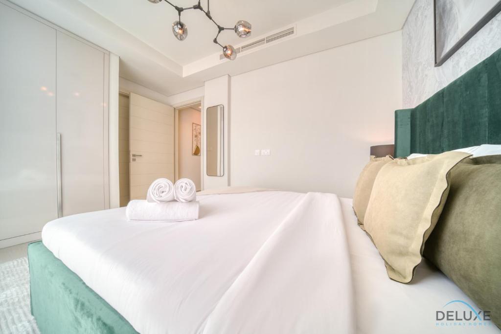 Magnificent 3BR Townhouse at DAMAC Hills 2, Dubailand by Deluxe Holiday Homes