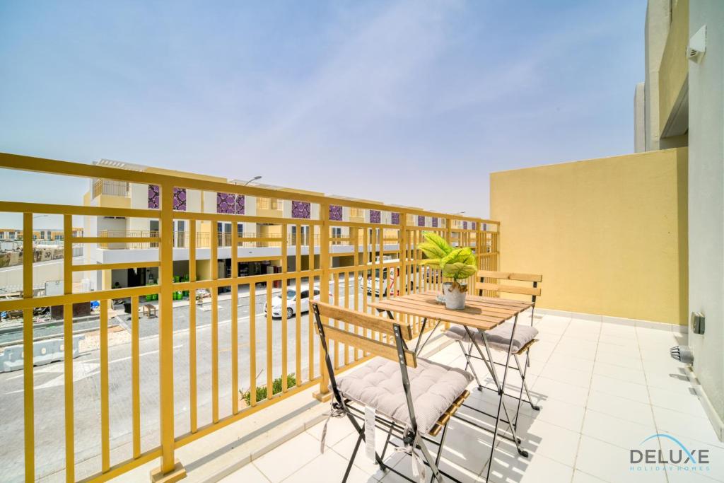 Magnificent 3BR Townhouse at DAMAC Hills 2, Dubailand by Deluxe Holiday Homes