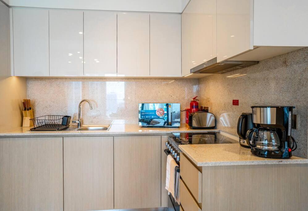 Furnished 1BR at Heart of Dubai Downtown