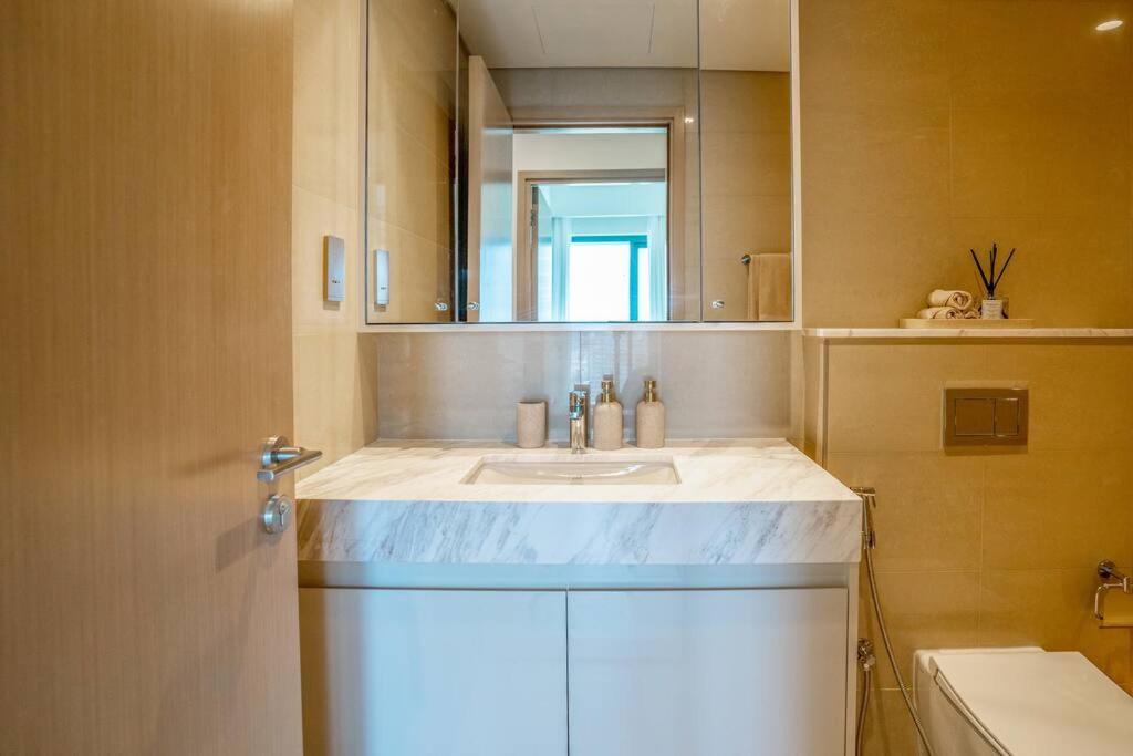 Furnished 1BR at Heart of Dubai Downtown