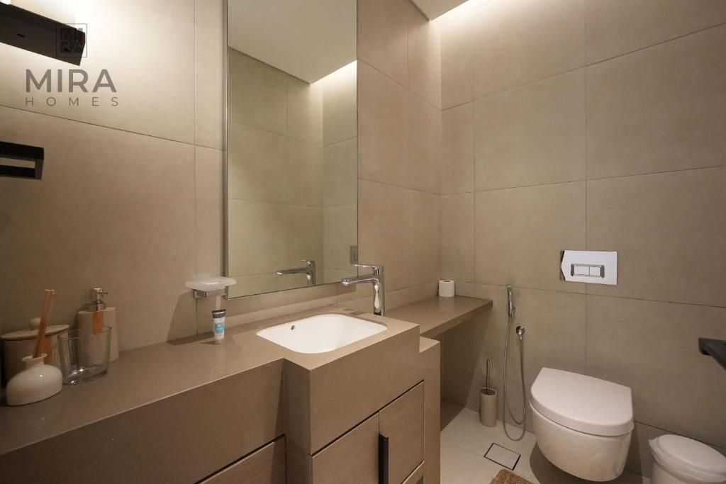 Serviced 2 bedroom with beach access