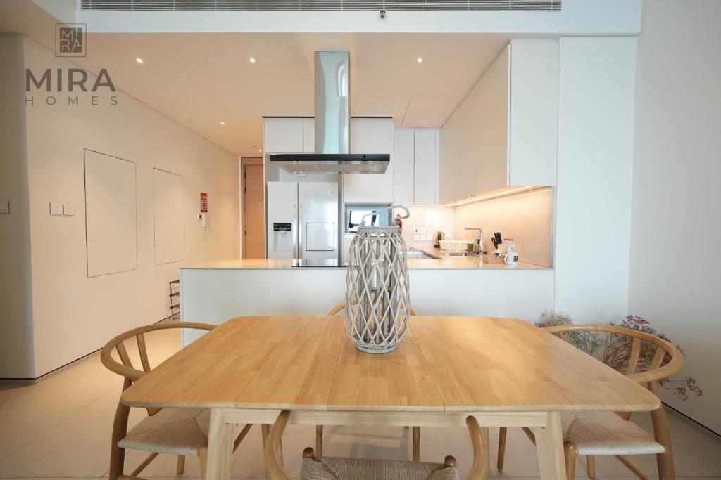 Serviced 2 bedroom with beach access