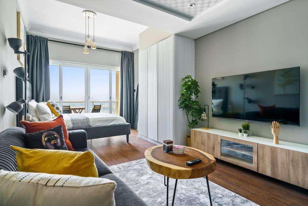هتل آپ اسکیل استودیو آت جی ال تی نیار مترو - Upscale studio at JLT near metro