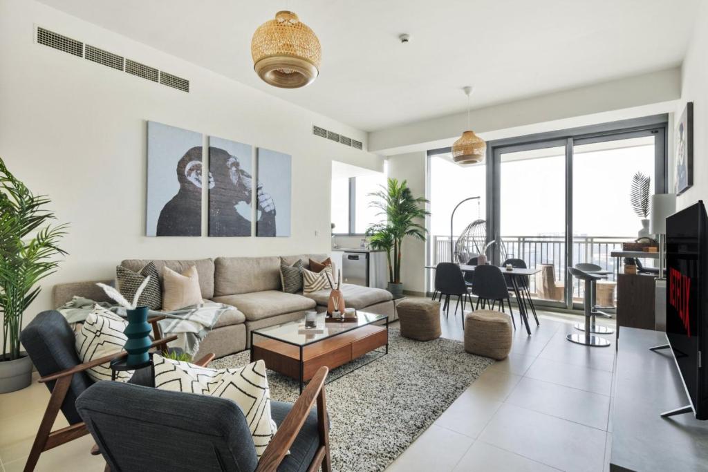 هتل گست ردی - اسکای لاین اسپلندر ویت آیند دبی ویو - GuestReady - Skyline Splendor with Ain Dubai View