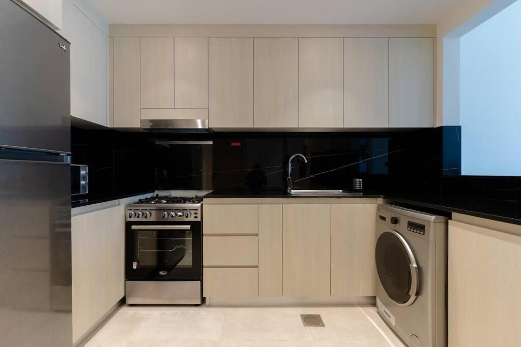 هتل نیو یونیت ل پول ویو ل ایزی اکسیت - New unit l Pool View l Easy Exit