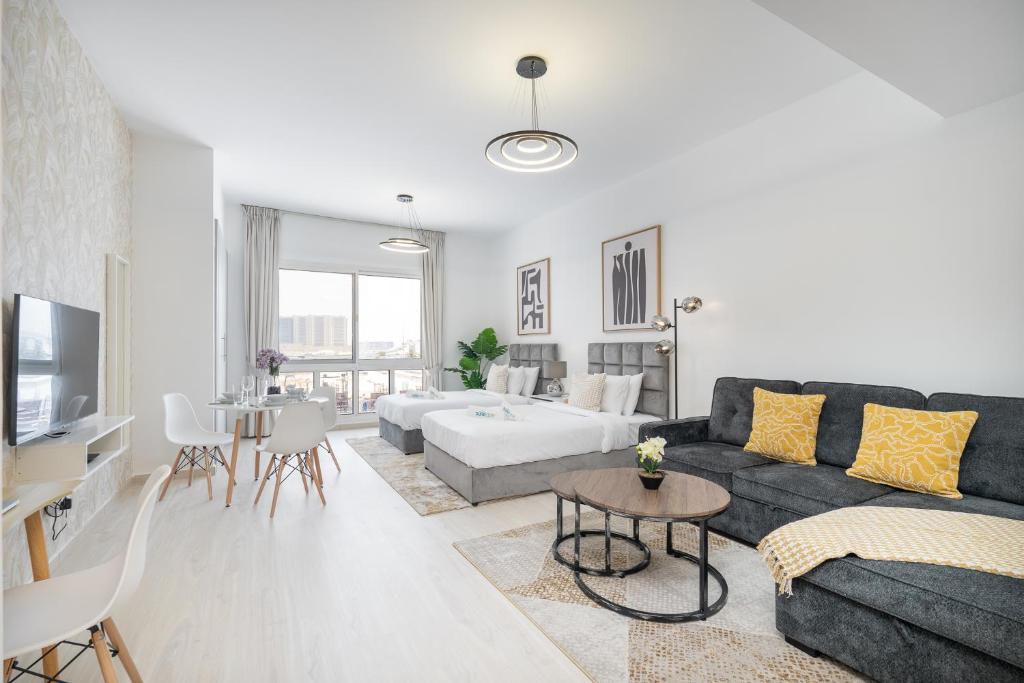 هتل اسپیشس سرین استودیو ریتریت این جی وی سی بای سوئیتبل - Spacious Serene Studio Retreat in JVC by Suiteable