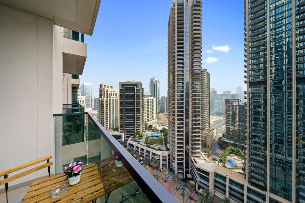 هتل مینیمالیستیک کانتمپرری 1BR این برج داونتاون DXB - Minimalistic Contemporary 1BR in Burj Downtown DXB