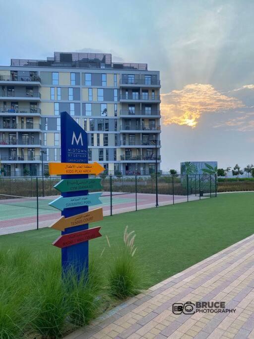 هتل ریزورت استایل 1 بد روم، هال اند سپرِت کیچن. - Resort style 1 bedroom, hall and separate kitchen.