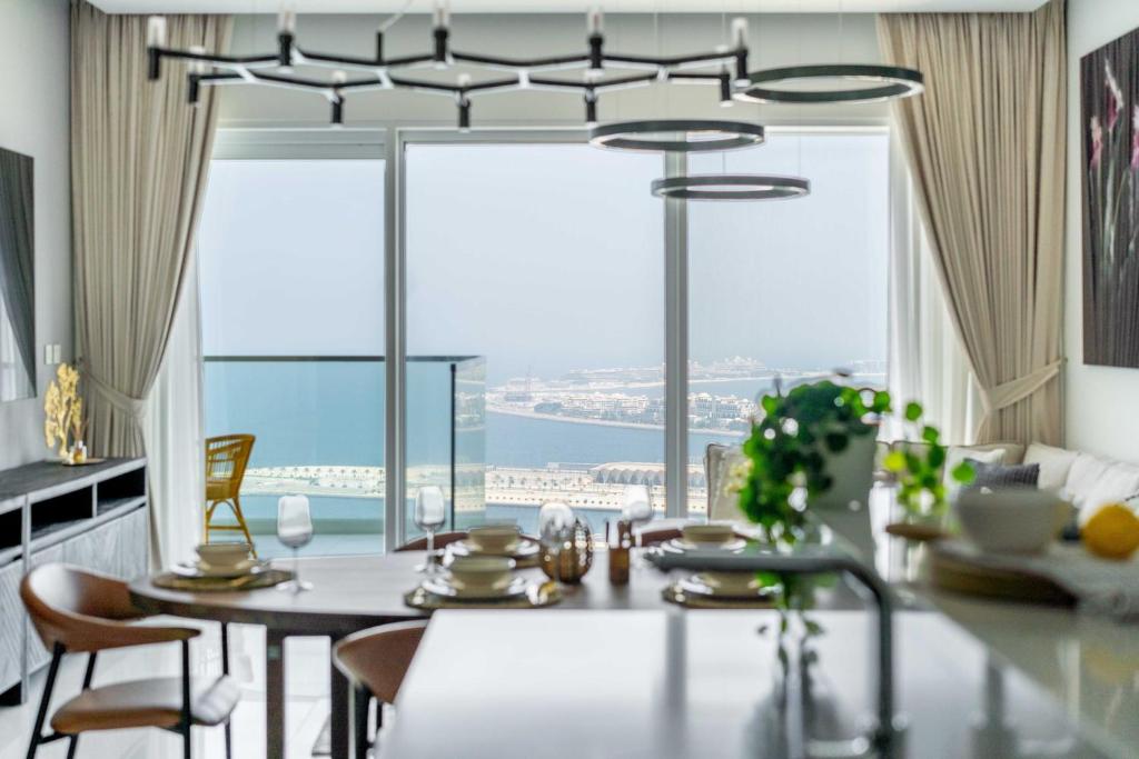 هتل گست ردی - بیچفرانت هوان ویت استانیگ ویوز - GuestReady - Beachfront heaven with stunning views