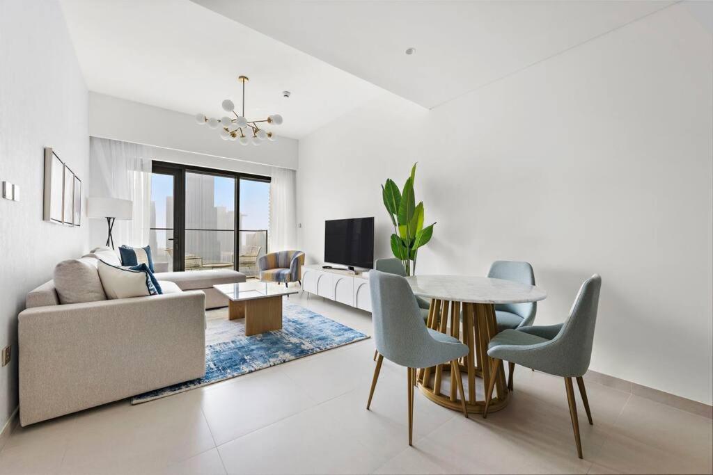 هتل لاکس برج رویال 2BR ویت برج خلیفه ویو - Luxe Burj Royale 2BR with Burj Khalifa View