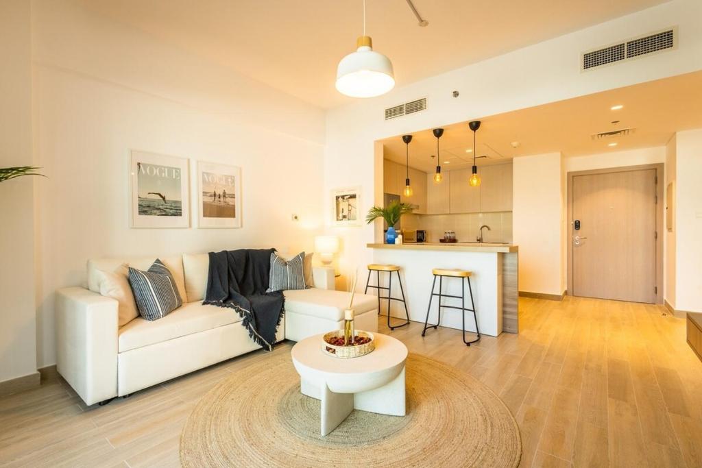 هتل کوزی وان بی آر آپارتمان این واترز اج، بای وویج - Cozy 1br Apartment In Waters Edge, By Voyage