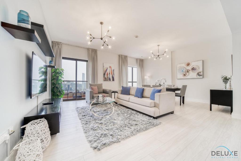 هتل استایلیش 2BR ات شمس 1 جی بی آر بای دلاکس هالیدِی هومز - Stylish 2BR At Shams 1 JBR by Deluxe Holiday Homes
