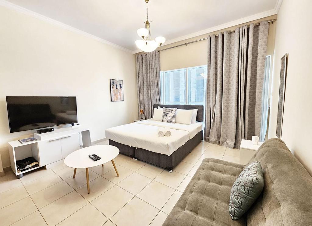 هتل آر اچ- ریلکسنک استودیو، داونتاون ویت پرایوت بالکنی - RH- Relaxing Studio, Downtown with private balcony