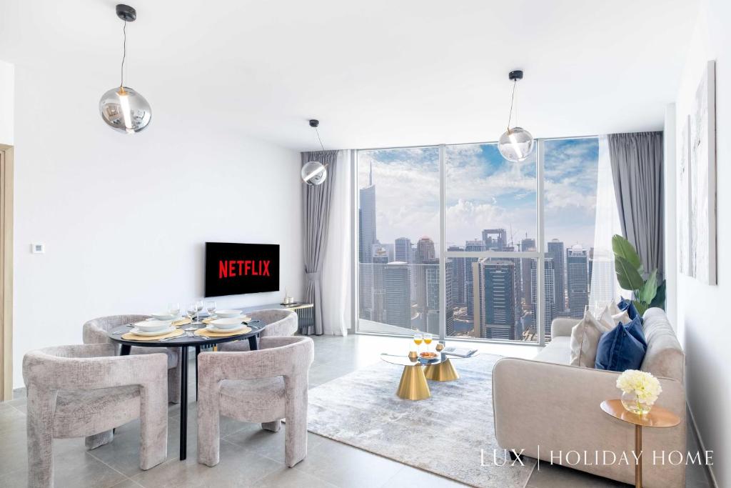هتل لاکس د دوبی مارینا اسکای لاین سوئیت - LUX The Dubai Marina Skyline Suite