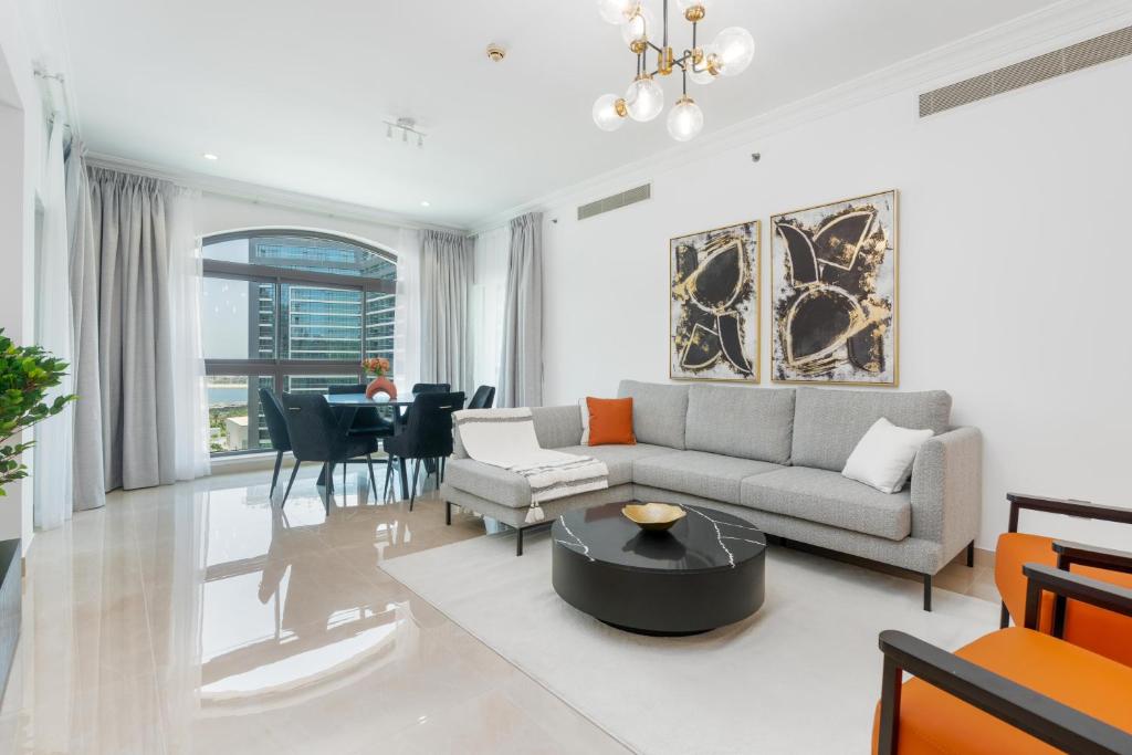 هتل اسپیشس تو بدمز این پالم جمیرا-فری پرایوت بیچ اکسس اند فیرمونت امنتیز - Spacious TWO Bedrooms in Palm Jumeirah-Free private beach access & Fairmont amenities