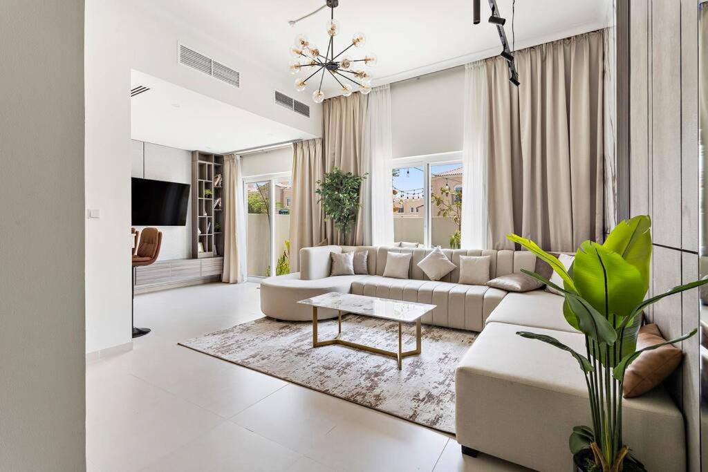 هتل لاکسوریاس 3 بی آر ویلا آمارانتا Luxurious 3BR Villa Amaranta