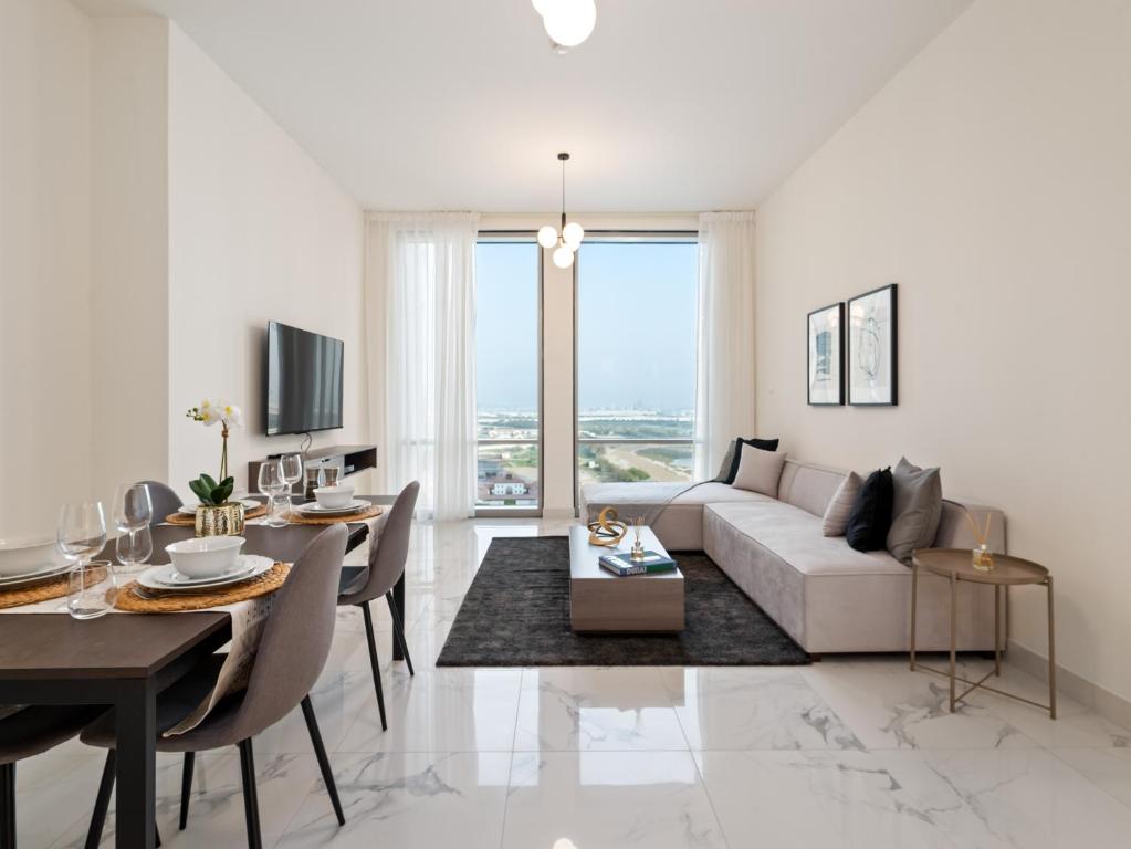 هتل مادرن آپارتمان ویت پارشال کانال اند پول ویو - Modern Apartment With Partial Canal and Pool View