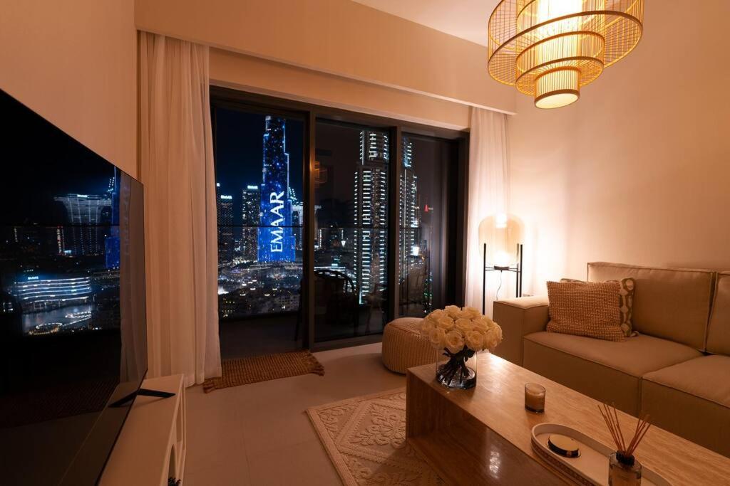 هتل لکسرر 2 بد آپارتمان این برج رویال داون تاون دبی ویت فول برج خلیفه ویو - Lxry 2 bed apartment in Burj Royale Downtown Dubai with full Burj Khalifa view