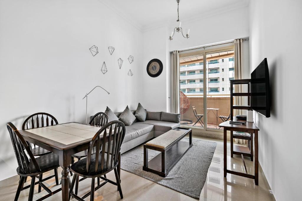 هتل کامفی 1بی آر آپارتمان، دریم تاور 1، دبی مارینا - Comfy 1BR Apartment, Dream Tower 1, Dubai Marina