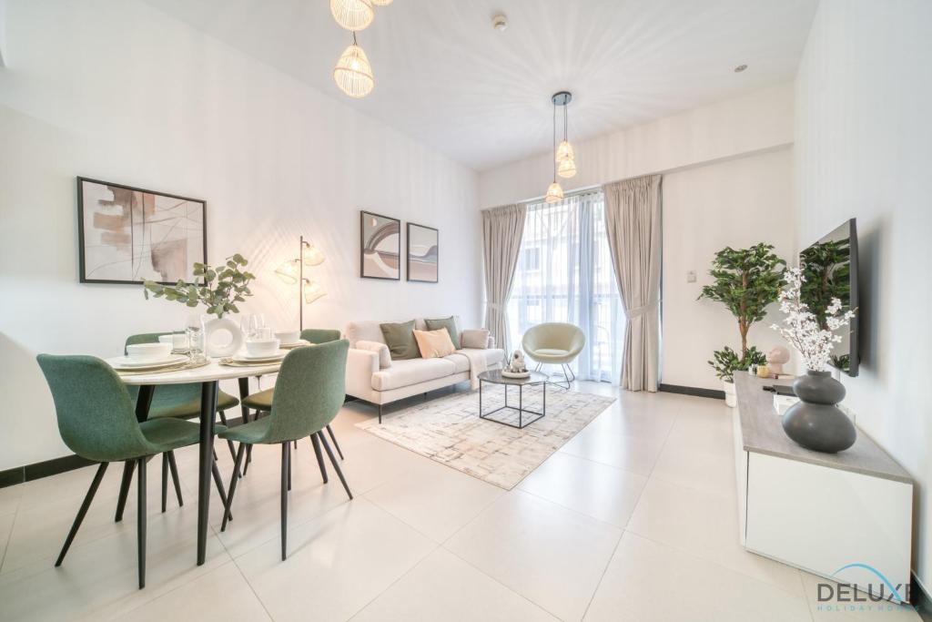 هتل پیسفول 1 بی آر ات آریا ریزیدنس جی وی سی بای دلاکس هالیدهی هومز - Peaceful 1BR at Aria Residence JVC by Deluxe Holiday Homes