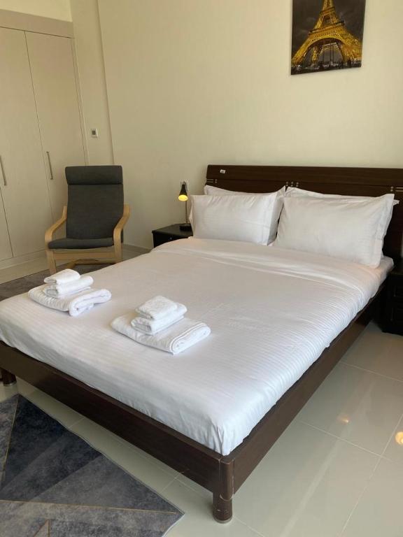 هتل لت استی - رلکس این دِس ترنکویل استودیو ات کارسون دامک هیلز - Letstay - Relax in this Tranquil Studio at Carson DamacHills