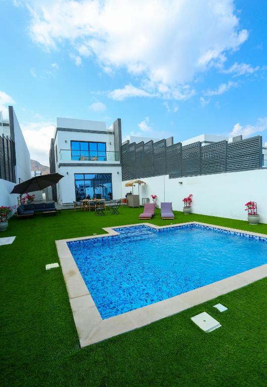 هتل ال بندر لاکچری ویلا ویت 5 بی اچ کی ویت پرایوت پول Al Bandar Luxury Villa with 5BHK with private pool