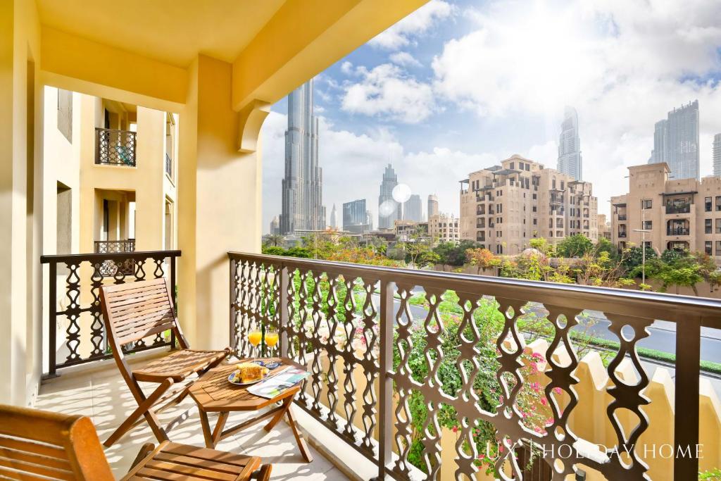هتل لاکس برج خلیفه ویو سوئیت آکراس دبی مال - LUX Burj Khalifa View Suite across Dubai Mall