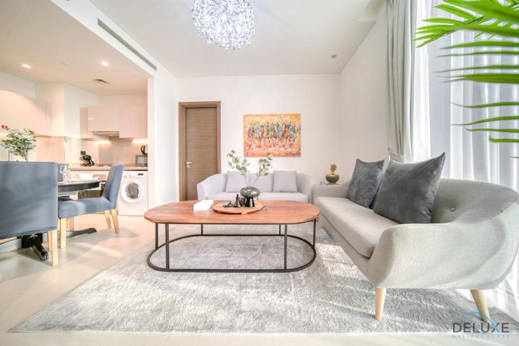 هتل سابلیم 2BR ات سوبه کریک ویستاTower A ام بی آر سیتی بای دلاکس هالیدی هومز - Sublime 2BR at Sobha Creek Vistas Tower A MBR City by Deluxe Holiday Homes