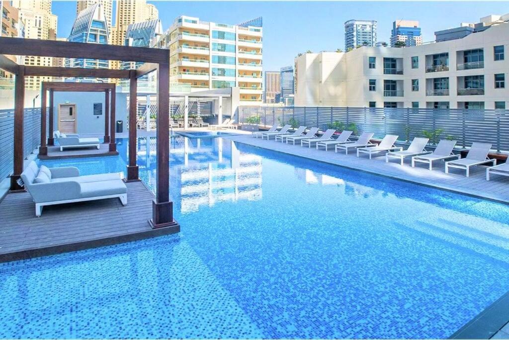 هتل کوزی اند شیک استودیو وان مارینا ویت بالکونی اند ویو - Cosy & Chic Studio One Marina with balcony & View