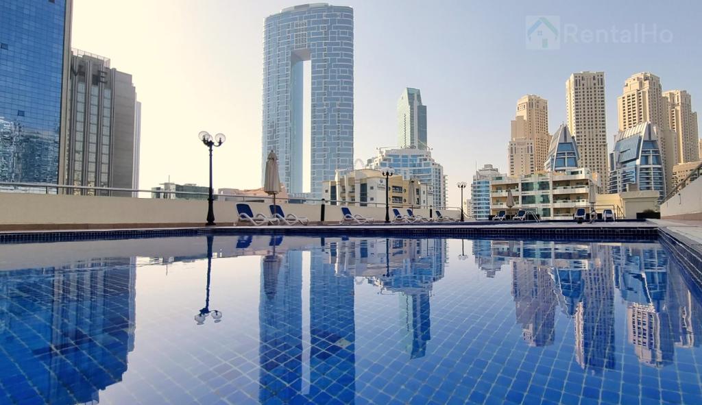 هتل 50 درصد آف سامر آفر، نایس وی با بالکن و پول ویو - 50% OFF Summer Offert, Nice w/ Balcony & Pool View