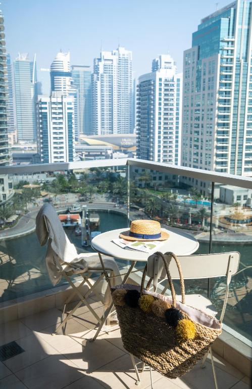 هتل های گستس - لوکس آپارتمان وید اینکره دبل مارینا ویوز - HiGuests - Luxe Apartment With Incredible Marina Views