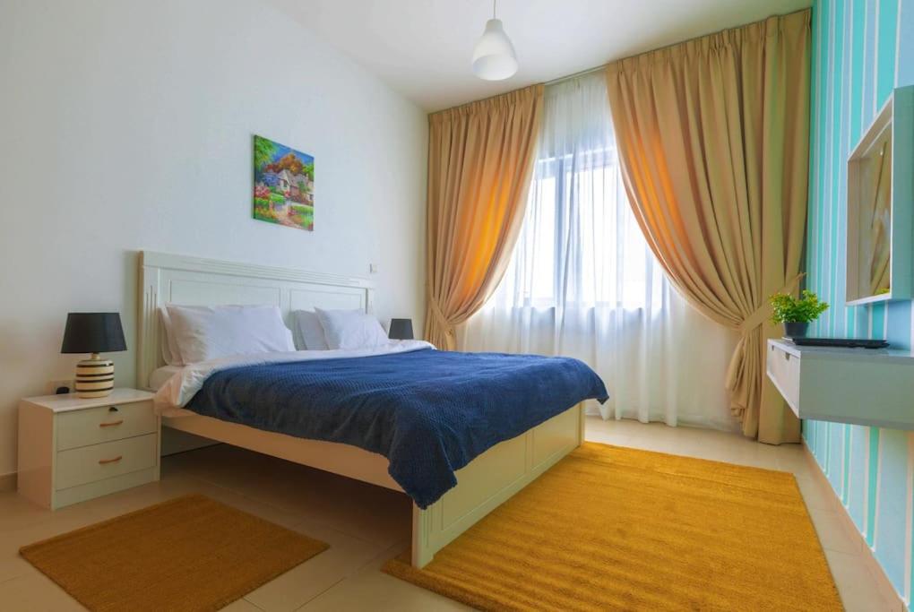 هتل اسپیشس 3 بدروم اپارتم بیچ فرانت (ساید ویو) - SPACIOUS 3 Bedroom Apartm Beach Front (Side View)