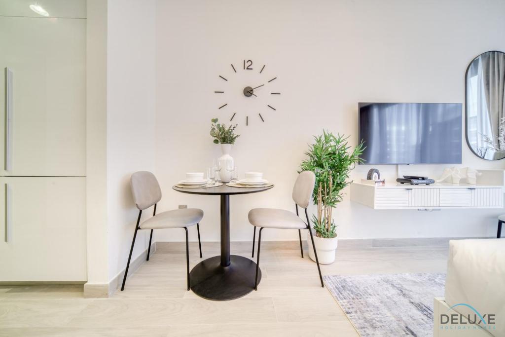هتل رستفول استودیو ات عزیزی ریوریرا 13، ال مرکاده بای دلاکس هالیدی هومز - Restful Studio at Azizi Riviera 13, Al Merkadh by Deluxe Holiday Homes