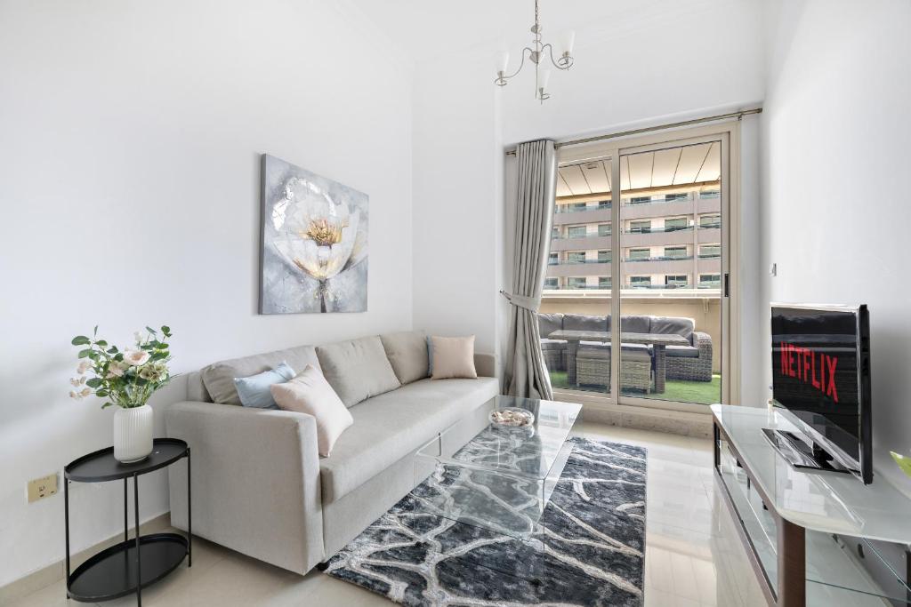 هتل وایک - ویبرنت وان بیدروم این د مارینا - VayK - Vibrant One Bedroom in the Marina